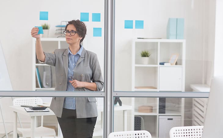 Product Manager Job Description: Guide, Template &Amp; Tips Evinex Corporation | Staffing Agency manager organizing project tasks