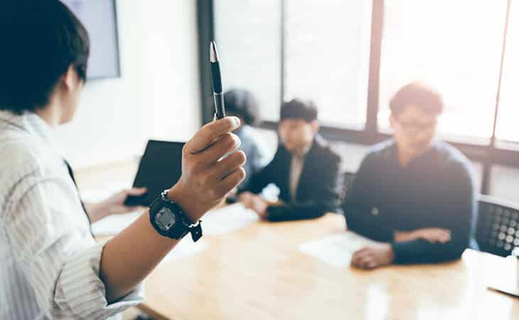 100+ Interview Questions For The Perfect Executive Assistant Evinex Corporation | Staffing Agency detail-man-hand-pen-explaining-meeting